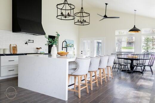 Kitchen Dining Area