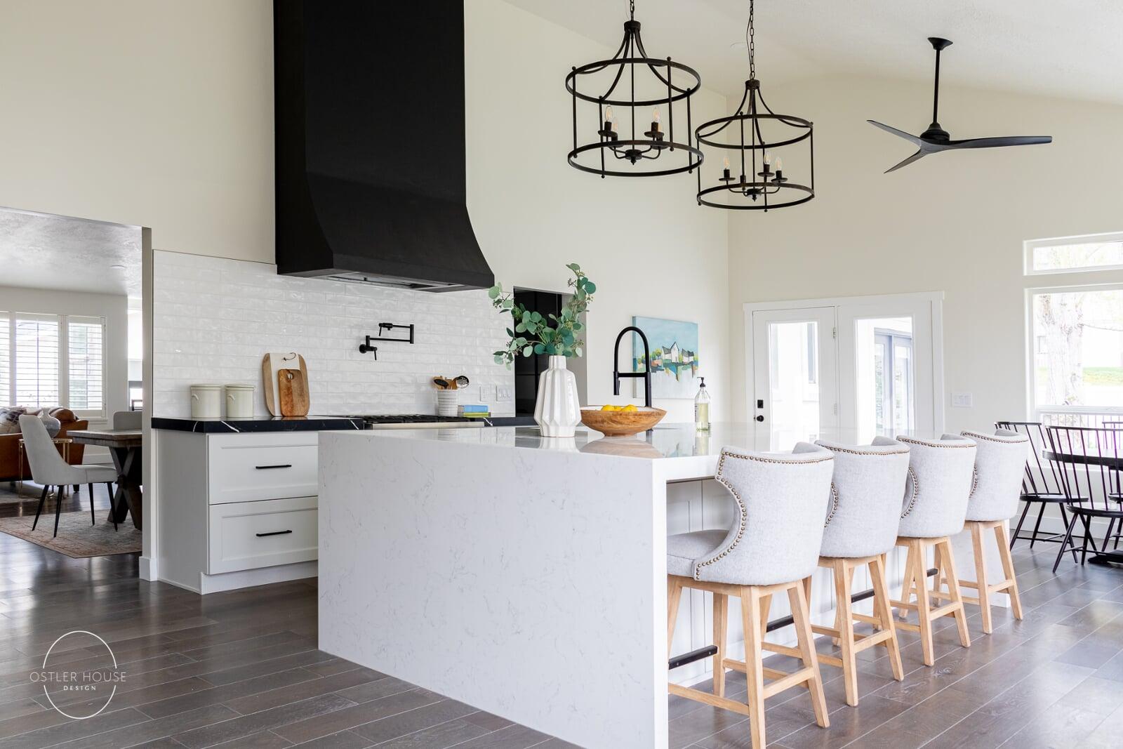 Black and White Kitchen
