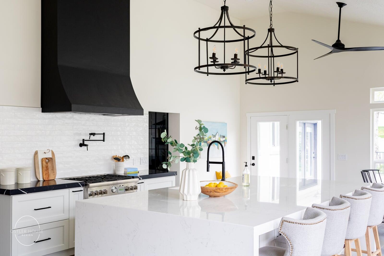 Black and White Kitchen